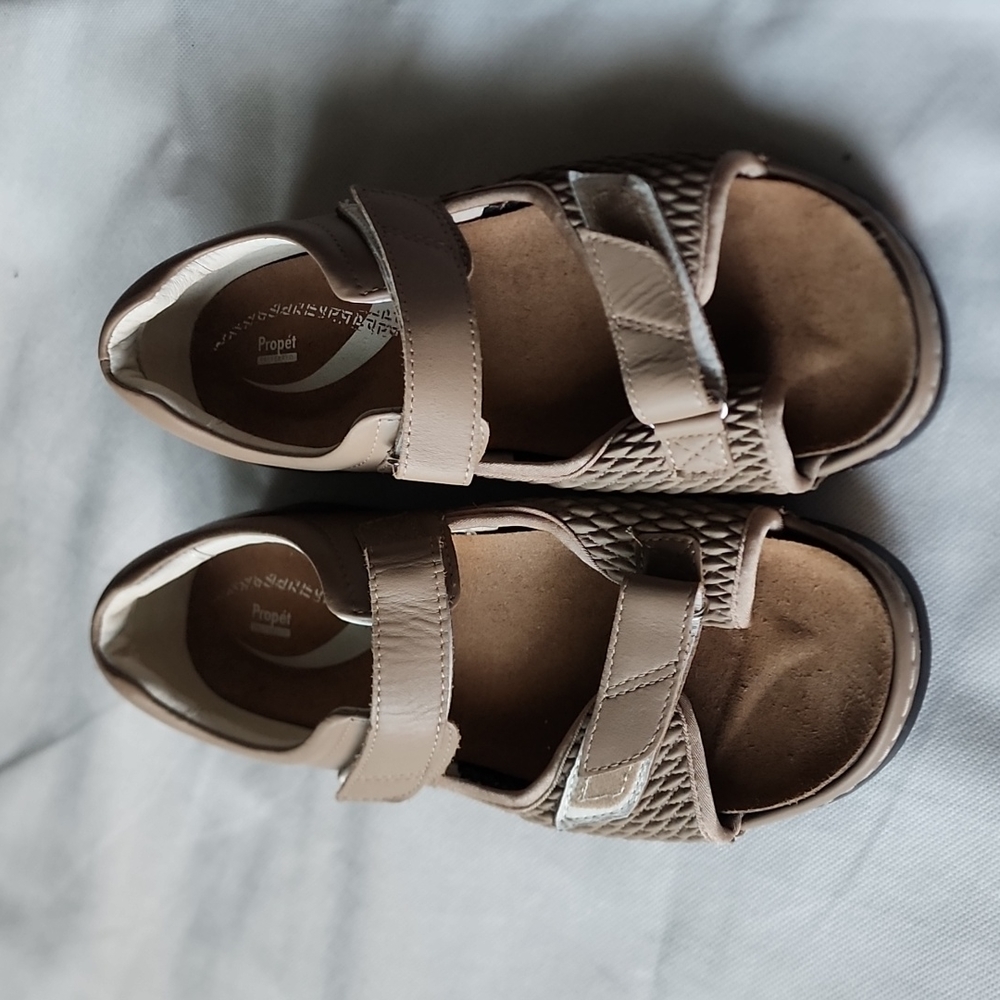 Propet Preferred Pedic Walker Sandal size 9